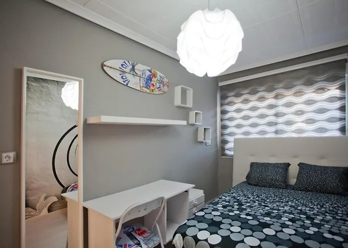 Apartman 4-bed Sleeps 7 Free Parking Valencia